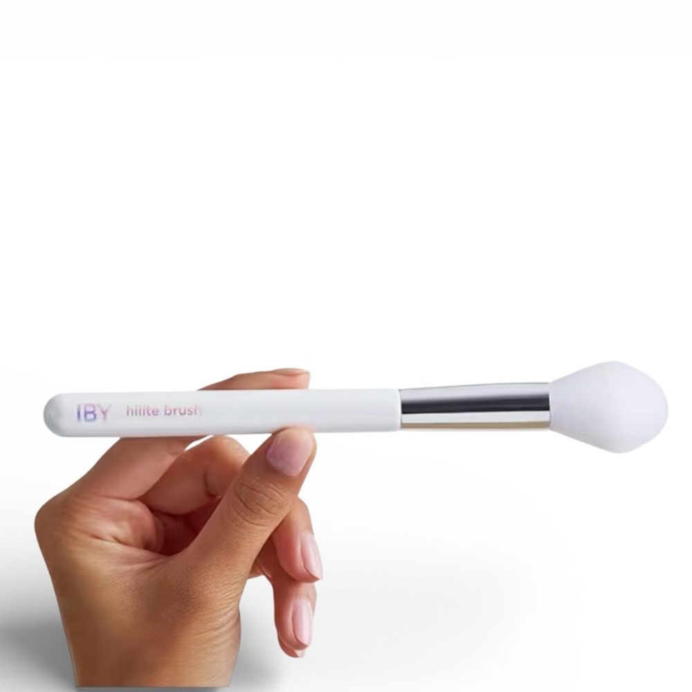 IBY Beauty Hilite Powder Brush
